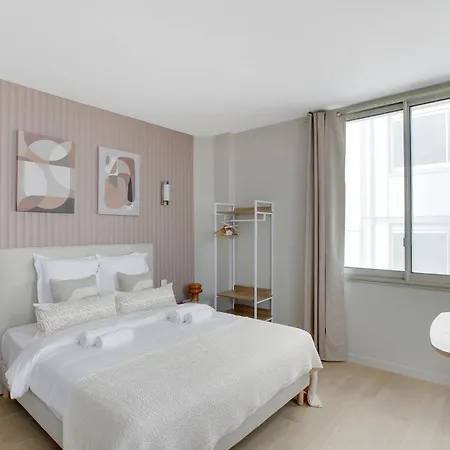 Et - * Neuilly-sur-Seine
