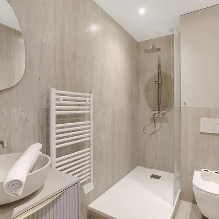Et - * Neuilly-sur-Seine