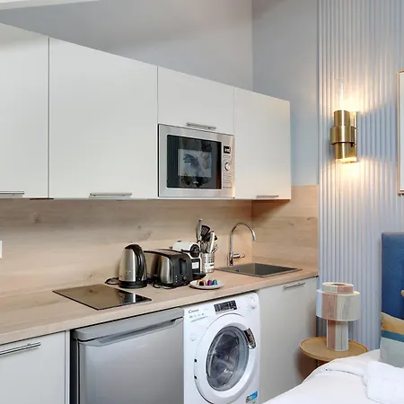 Et - * Neuilly-sur-Seine